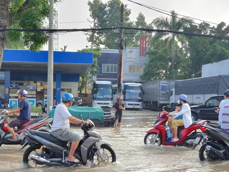 Triều cường vượt báo động III cho đến hết ngày 7-10