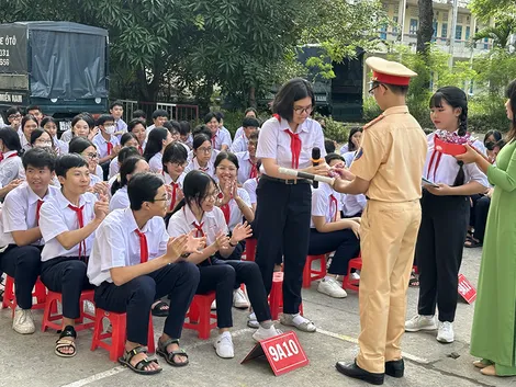 Đưa pháp luật và văn hóa giao thông vào học đường