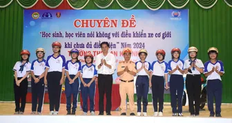 Học sinh nói không với điều khiển xe cơ giới khi chưa đủ điều kiện