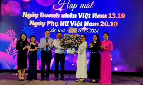 Nữ doanh nhân TP Cần Thơ họp mặt Ngày Doanh nhân và Ngày Phụ nữ Việt Nam