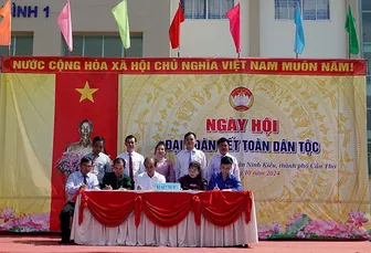 Ngày hội Ðại đoàn kết toàn dân tộc ở khu dân cư khu vực 4