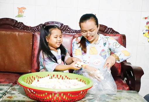 Nêu gương sáng cho con