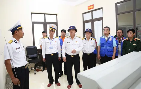 "Những đôi mắt thần" trên đảo Hòn Khoai