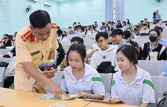 Thường xuyên đổi mới nội dung, hình thức tuyên truyền pháp luật về giao thông trong đoàn viên, sinh viên