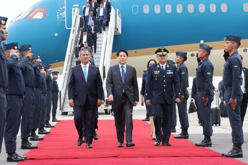 State President arrives in Lima, beginning official visit to Peru, attendance at AELW