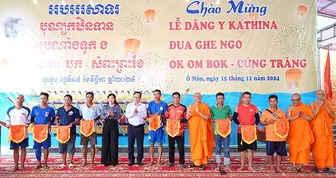 Sôi nổi cuộc đua ghe Ngo trên sông Ô Môn