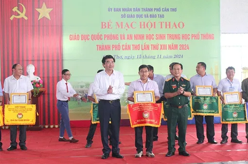 Trao giải Hội thao Giáo dục quốc phòng và an ninh học sinh THPT lần thứ XIII năm 2024