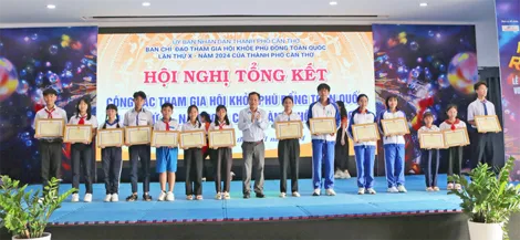 Khen thưởng đoàn thể thao Cần Thơ tham gia Hội khỏe Phù Đổng toàn quốc 2024