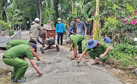 Tuyên truyền an toàn giao thông gắn với xây dựng đô thị văn minh