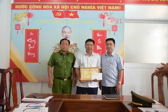 Kiên Giang: Biểu dương người nhặt tài sản trả lại người đánh rơi