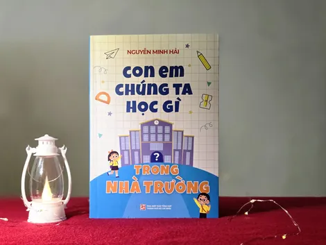 "Con em chúng ta học gì trong nhà trường?"