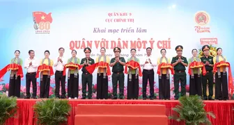 Khai mạc triển lãm “Quân với dân một ý chí”