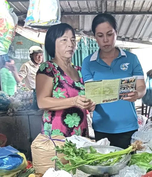 Các cấp Hội LHPN tham gia đảm bảo an toàn giao thông