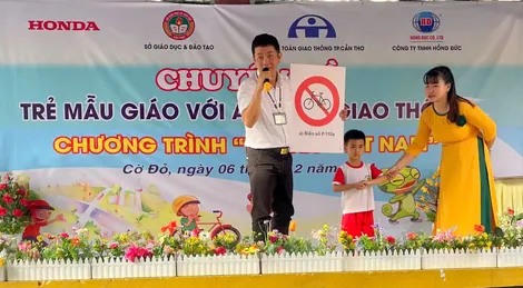 Thực hiện chuyên đề “Trẻ mẫu giáo với an toàn giao thông”