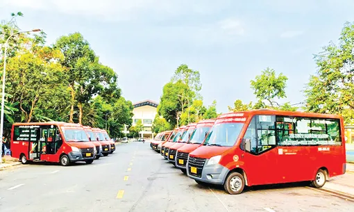 Phát triển giao thông công cộng bằng xe buýt góp phần hạn chế phương tiện cá nhân Phát triển giao thông công cộng bằng xe buýt góp phần hạn chế phương tiện cá nhân