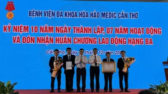 Bệnh viện Đa khoa Hòa Hảo - Medic Cần Thơ nhận Huân chương lao động hạng Ba