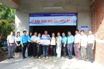 Công đoàn cơ sở Agribank Tiền Giang bàn giao mái ấm công đoàn tại huyện Cai Lậy