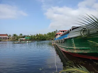 Cà Mau: Sà lan va chạm ghe chở vật liệu xây dựng, 1 người tử vong