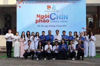 Học sinh hào hứng với buổi nói chuyện truyền thống “Ngòi pháo Chín Tháng Giêng”