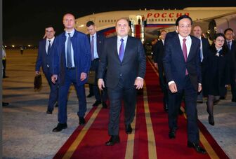 Russian PM arrives in Hanoi, beginning two-day official to Vietnam