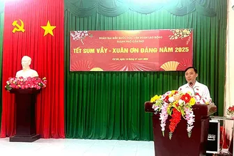 Trao quà Tết cho đoàn viên, công nhân, người lao động có hoàn cảnh khó khăn