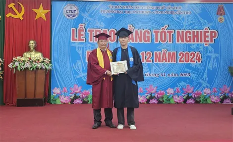 CTUT trao bằng tốt nghiệp đến 500 tân khoa