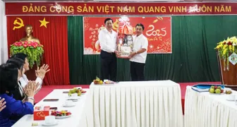 Lãnh đạo thành phố chúc Tết các bệnh viện