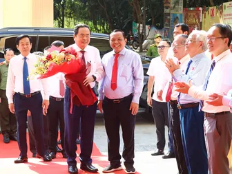 Chủ tịch Quốc hội Trần Thanh Mẫn đến thăm, làm việc, chúc Tết Trường Đại học Nam Cần Thơ