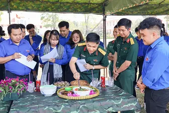 Hơn 200 đoàn viên, thanh niên tham gia chương trình giao lưu “Tuổi trẻ với mùa xuân biên giới”