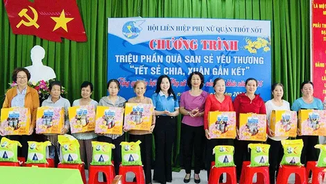 Trao 443 phần quà tặng hội viên phụ nữ và trẻ em mồ côi hoàn cảnh khó khăn