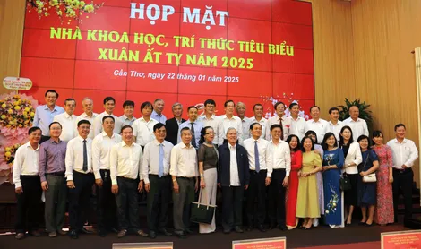 TP Cần Thơ họp mặt nhà khoa học, trí thức mừng Xuân Ất Tỵ 2025