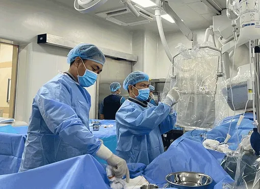 Cứu kịp cụ ông bị nhồi máu cơ tim nguy kịch Cứu kịp cụ ông bị nhồi máu cơ tim nguy kịch