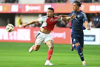 Ligue 1 trở thành nguồn cung cầu thủ phòng ngự cho EPL