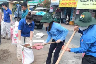 Xung kích, tình nguyện tham gia đảm bảo an toàn giao thông