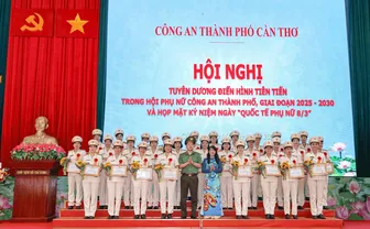 Phát huy vai trò phụ nữ công an trong giữ gìn an ninh trật tự