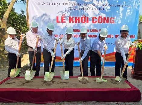 Khởi công xây nhà thực hiện phong trào thi đua “Chung tay xóa nhà tạm, nhà dột nát”