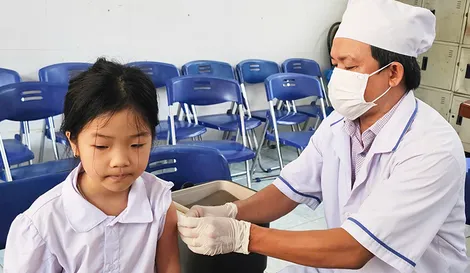 Triển khai chiến dịch tiêm chủng vaccine phòng, chống dịch sởi và tiêm chủng bù liều