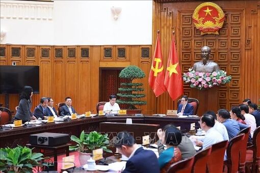 PM calls for bold policies to drive education, healthcare development