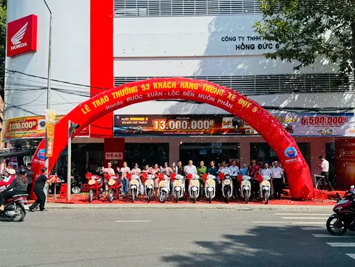 Công ty Hồng Đức hoàn thành trao xe cho 53 khách hàng may mắn quay thưởng trúng xe