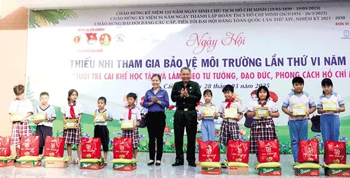 Thiếu nhi tham gia bảo vệ môi trường