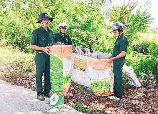 Cựu chiến binh huyện Cờ Ðỏ tích cực bảo vệ môi trường