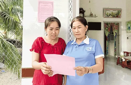 Phụ nữ Cờ Ðỏ tích cực tham gia bảo đảm an toàn giao thông