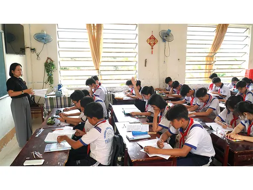 Tăng cường công tác quản lý về việc lựa chọn, hướng dẫn sử dụng sách giáo khoa