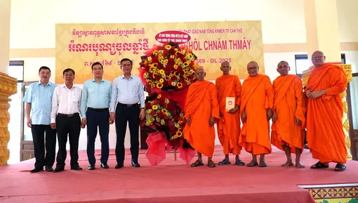 Đoàn công tác Ủy ban Trung ương MTTQ Việt Nam chúc Tết đồng bào Khmer ở TP Cần Thơ