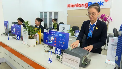 Tín dụng tăng trưởng tích cực, thanh khoản ngân hàng dồi dào