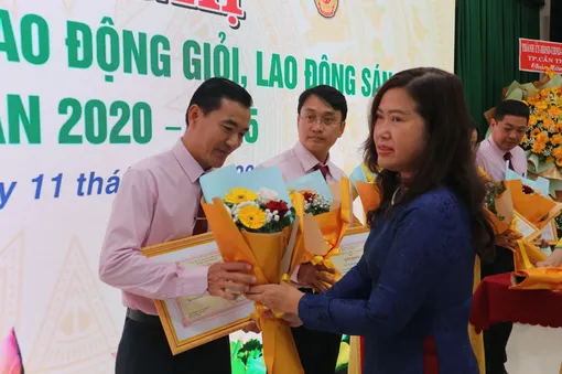 Đẩy mạnh và lan tỏa hiệu quả phong trào thi đua lao động giỏi, lao động sáng tạo