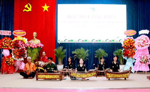 ព្រួត​ដៃ​អភិ​រក្ស​វប្ប​ធម៌​របស់​ជន​ជាតិ