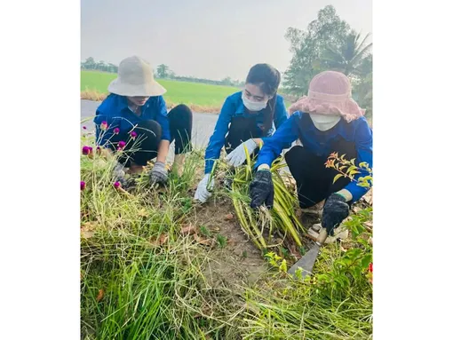 Xung kích làm theo lời Bác