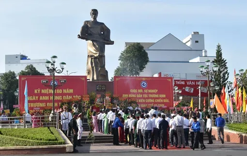 Gò Công đất lành bên cửa sông Tiền Gò Công đất lành bên cửa sông Tiền