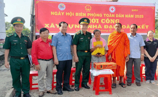 ភាព​កក់​ក្តៅ​នៃ​មនោ​សញ្ចេត​នា​រវាង​កង​ទ័ព​និង​ប្រ​ជា​ជន​នៅ​តំ​បន់​ព្រំ​ដែន​សមុទ្រ